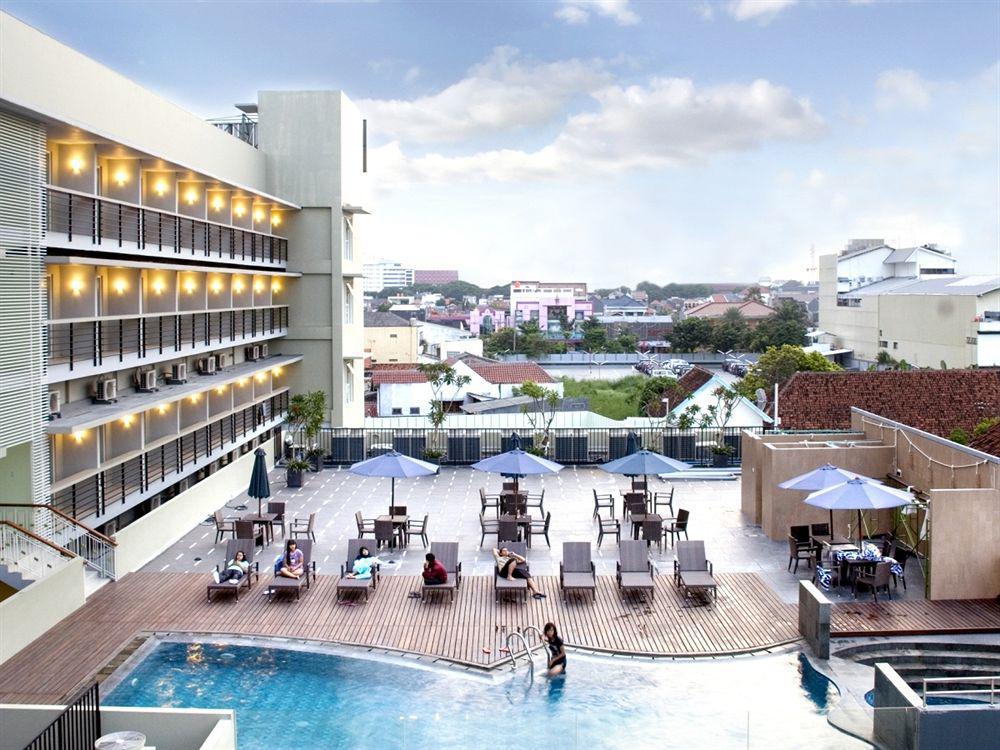 Quest Hotel Simpang Lima - Semarang By Aston Exterior photo